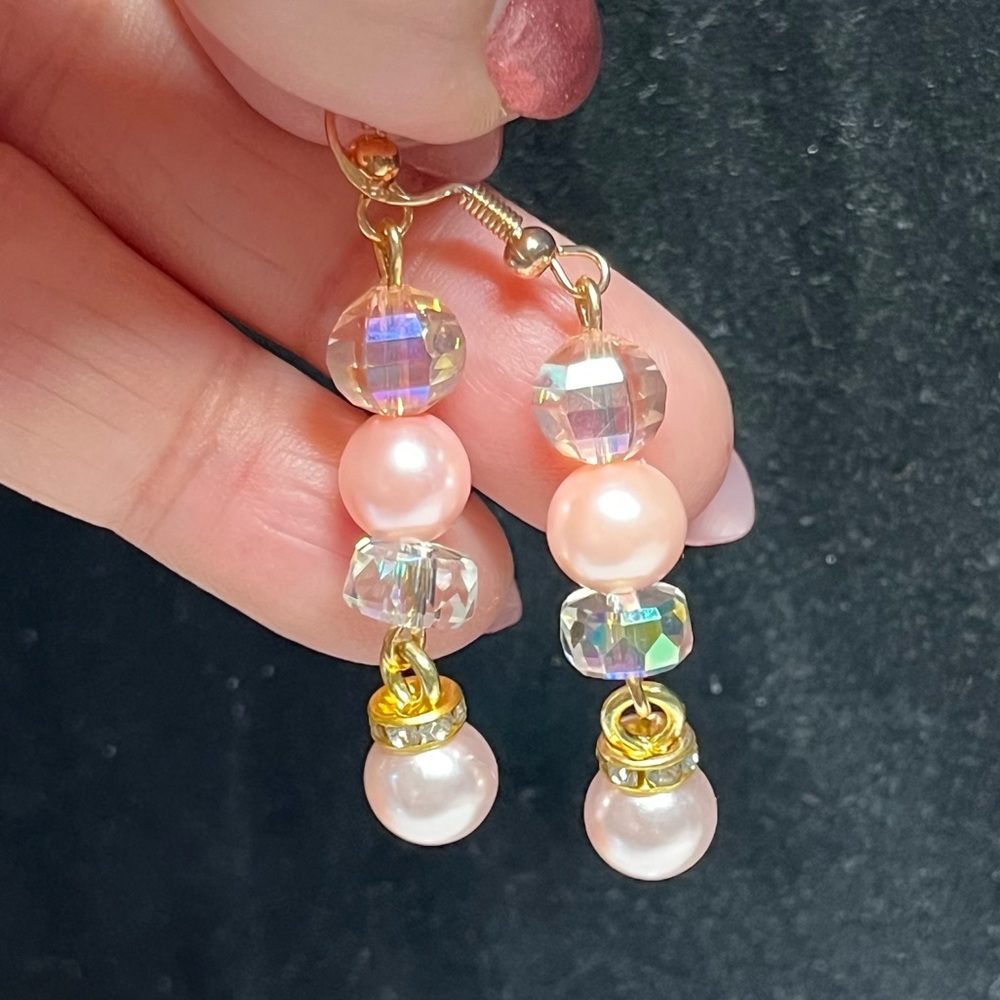 Glass pearl and Swarovski earrings-classics!